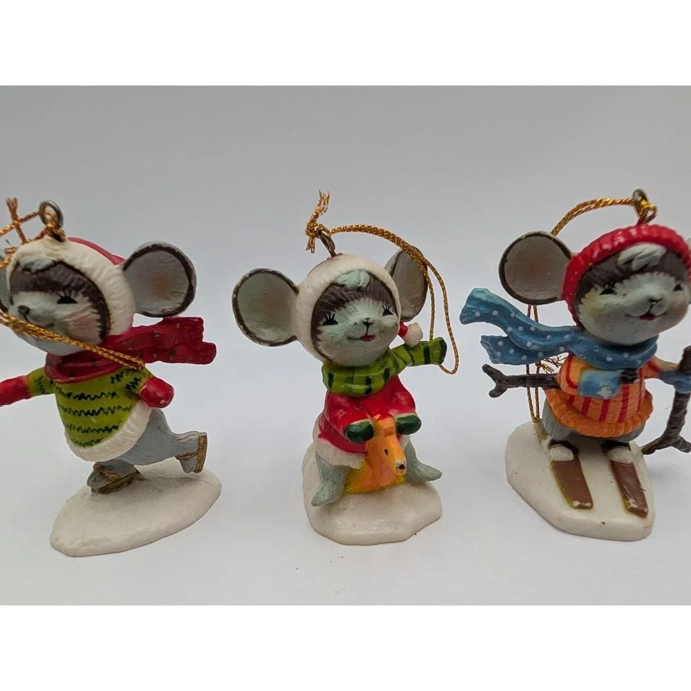 Christmas Elf‎ Mouse Plastic Ornament Lot Skates Skis Sled